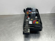 Load image into Gallery viewer, Fuse Box Cadillac DTS 2010 - NW538430
