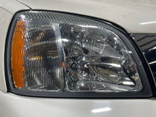 Load image into Gallery viewer, HEADLIGHT LAMP ASSEMBLY Cadillac Deville DHS DTS 2003 03 Right - NW476606
