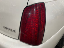 Load image into Gallery viewer, TAIL LIGHT LAMP ASSEMBLY Deville DHS DTS 00 01 02 03 04 05 Right - NW476787
