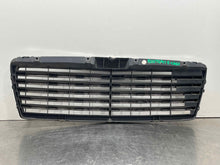 Load image into Gallery viewer, GRILL Mercedes E300D E320 E55 1996 96 1997 97 98 99 - NW364400
