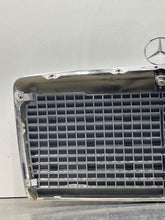 Load image into Gallery viewer, GRILL Mercedes 260e 300d 300e 86 87 88 89 90 91 92 93 - NW385237
