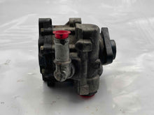 Load image into Gallery viewer, POWER STEERING PUMP Volkswagen Passat 2004 04 2005 05 2.8L - NW164202
