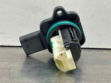Load image into Gallery viewer, Mass Air Flow Sensor Meter MAF 135i 335i 528i 535i 535i Gt 640I 10-17 - NW492985
