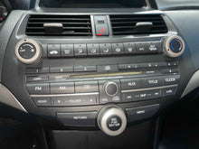 Load image into Gallery viewer, RADIO Honda Accord 2008 08 2009 09  AM FM 6CD - NW565411

