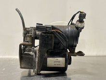Load image into Gallery viewer, Suspension Air Compressor Pump Chevrolet Tahoe 2015 - NW494141
