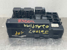 Load image into Gallery viewer, FUSE BOX Altima 2002 02 2003 03 2004 04 2005 05 2006 06 - NW566043
