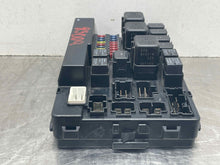 Load image into Gallery viewer, FUSE BOX Altima 2002 02 2003 03 2004 04 2005 05 2006 06 - NW566043
