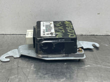 Load image into Gallery viewer, FUEL PUMP CONTROL MODULE S Type X Type 02 03 04 05 - 08 - NW566119
