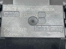 Load image into Gallery viewer, WINDOW CONTROL MODULE COMPUTER LR2 LR4 Range Rover Sport 10-15 - NW499591
