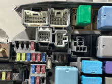 Load image into Gallery viewer, FUSE BOX Lexus ES350 2007 07 2008 08 2009 09 - NW374871
