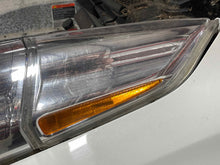 Load image into Gallery viewer, SIDE MARKER LAMP LIGHT Leaf 13 14 15 16 17 Fender Mounted Left - NW508746
