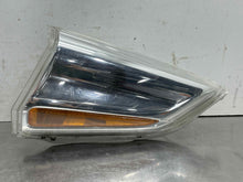 Load image into Gallery viewer, SIDE MARKER LAMP LIGHT Leaf 13 14 15 16 17 Fender Mounted Left - NW508746

