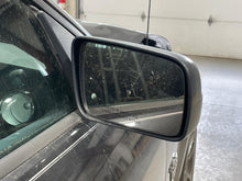 Load image into Gallery viewer, SIDE VIEW DOOR MIRROR Ford Mustang 05 06 07 08 09 Right - NW566571
