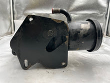 Load image into Gallery viewer, POWER STEERING PUMP 200D 280SE 300SEL 67 68 69 - 74 75 - NW163895

