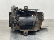 Load image into Gallery viewer, Suspension Air Compressor Pump Cadillac XTS 2017 - NW567408
