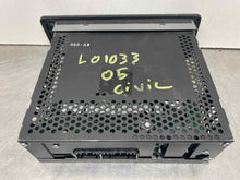 Load image into Gallery viewer, Radio Honda Civci 2004 04 2005 05 Am Fm CD Sedan Hybrid - NW513648

