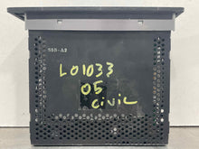 Load image into Gallery viewer, Radio Honda Civci 2004 04 2005 05 Am Fm CD Sedan Hybrid - NW513648
