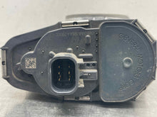 Load image into Gallery viewer, THROTTLE BODY Malibu Allure HHR 2008 08 2009 09 2010 10 - NW514650
