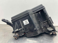 Load image into Gallery viewer, Fuse Box Toyota Venza 2009 - NW476509
