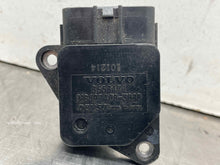 Load image into Gallery viewer, Mass Air Flow Sensor Meter MAF C30 Pickup C70 S40 S60 S80 V40 04-14 - NW519787
