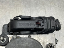 Load image into Gallery viewer, ABS Pump Nissan NV200 2019 - NW568003
