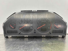 Load image into Gallery viewer, SPEEDOMETER CLUSTER Volvo S80 1999 99 2000 00 - NW523024
