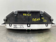 Load image into Gallery viewer, SPEEDOMETER CLUSTER Volvo S80 1999 99 2000 00 - NW523024
