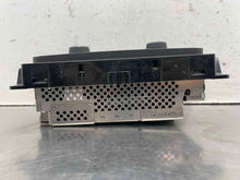 Load image into Gallery viewer, Radio  DODGE 1500 PICKUP 2019 - NW567959
