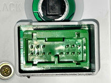 Load image into Gallery viewer, SPEEDOMETER CLUSTER Volvo S80 1999 99 2000 00 - NW524262

