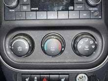 Load image into Gallery viewer, Temperature Controls Jeep Compass 2014 - NW568487
