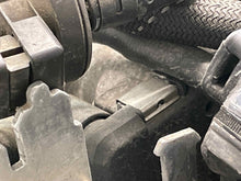 Load image into Gallery viewer, THROTTLE BODY Audi A6 RS4 A8 A6 01 02 03 04 05 06 - 09 - NW423088
