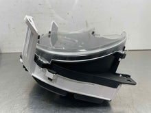 Load image into Gallery viewer, Speedometer Cluster  HIGHLANDER 2022 - NW568836
