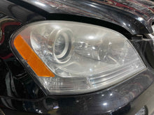 Load image into Gallery viewer, HEADLIGHT LAMP ASSEMBLY ML320 ML350 ML500 ML550 ML63 06-08 Right - NW531989
