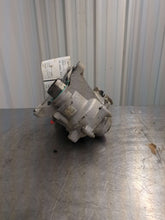 Load image into Gallery viewer, Transfer Case  ECOSPORT 2019 - NW569423
