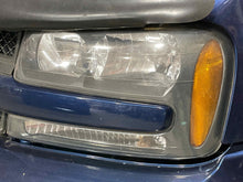 Load image into Gallery viewer, HEADLIGHT LAMP ASSEMBLY Trailblazer Trailblazer Ext 02-09 Left - NW569149
