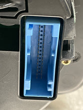 Load image into Gallery viewer, SPEEDOMETER CLUSTER Passat 1999 99 Auto - NW162192
