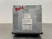 Load image into Gallery viewer, Radio Honda CRV 2002 02 2003 03 2004 04 Am Fm 6 CD Cassette - NW543469

