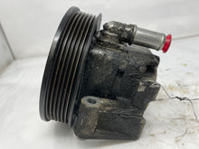 Load image into Gallery viewer, Power Steering Pump  THUNDERBIRD 2005 - NW162935
