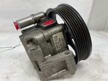 Load image into Gallery viewer, Power Steering Pump  THUNDERBIRD 2005 - NW162935
