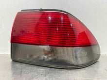 Load image into Gallery viewer, OUTER TAIL LIGHT LAMP Saab 9-3 99 00 01 02 03 Right - NW554044
