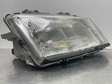 Load image into Gallery viewer, HEADLIGHT LAMP ASSEMBLY Saab 9-3 99 00 01 02 03 Right - NW555223
