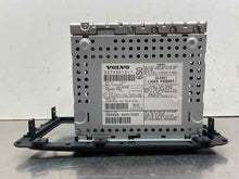 Load image into Gallery viewer, RADIO Volvo S60 V70 2005 05 2006 06 2007 07 - NW570827
