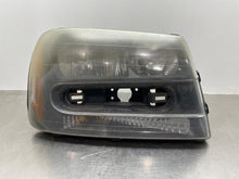 Load image into Gallery viewer, HEADLIGHT LAMP ASSEMBLY Trailblazer Trailblazer Ext 02-09 Right - NW564115
