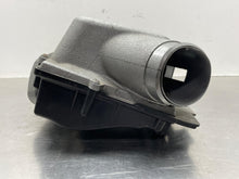 Load image into Gallery viewer, AIR CLEANER BOX C230 C250 C300 C350 C63 CL550 CL600 CL63 07-15 Left - NW519785
