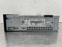Load image into Gallery viewer, Radio Volkswagen Touareg 2016 - NW564817
