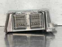 Load image into Gallery viewer, Computer Chrysler Pacifica 2006 - NW533567
