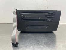 Load image into Gallery viewer, Radio BMW 323i 325i 330i 2006 06 AM FM CD Nav Player - NW571851
