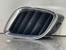 Load image into Gallery viewer, GRILL Saab 9-5 2002 02 2003 03 2004 04 2005 05 - NW98685
