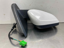 Load image into Gallery viewer, RADIO Land Rover Discovery 1999 99 00 01 02 AM/FM/CASS - NW139323
