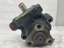 Load image into Gallery viewer, POWER STEERING PUMP Discovery 1999 99 2000 00 01 02 03 - NW163969
